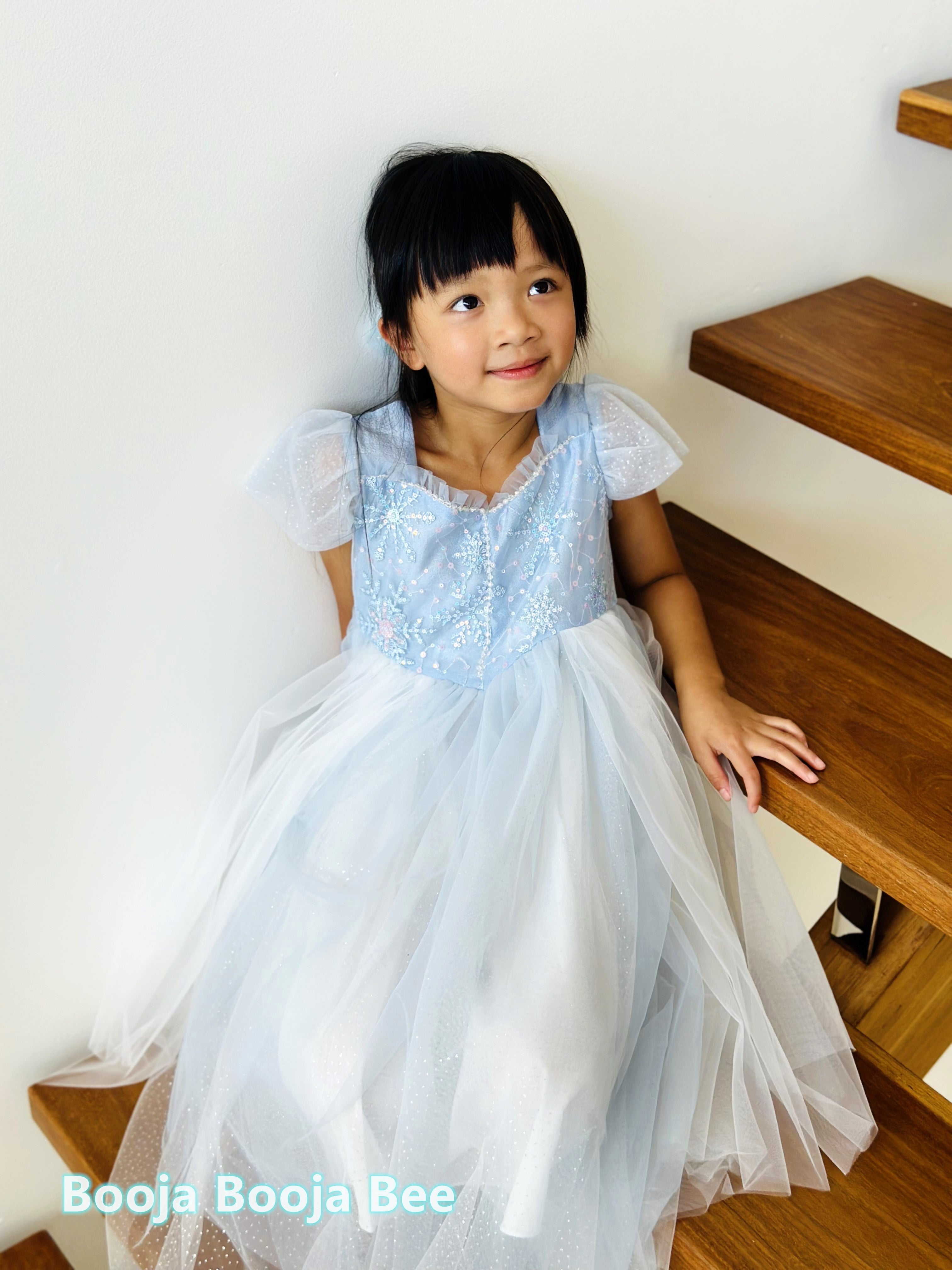 Deluxe Elsa Frozen costume party dress – Glitter snowflake princess cosplay , Aged 3-10