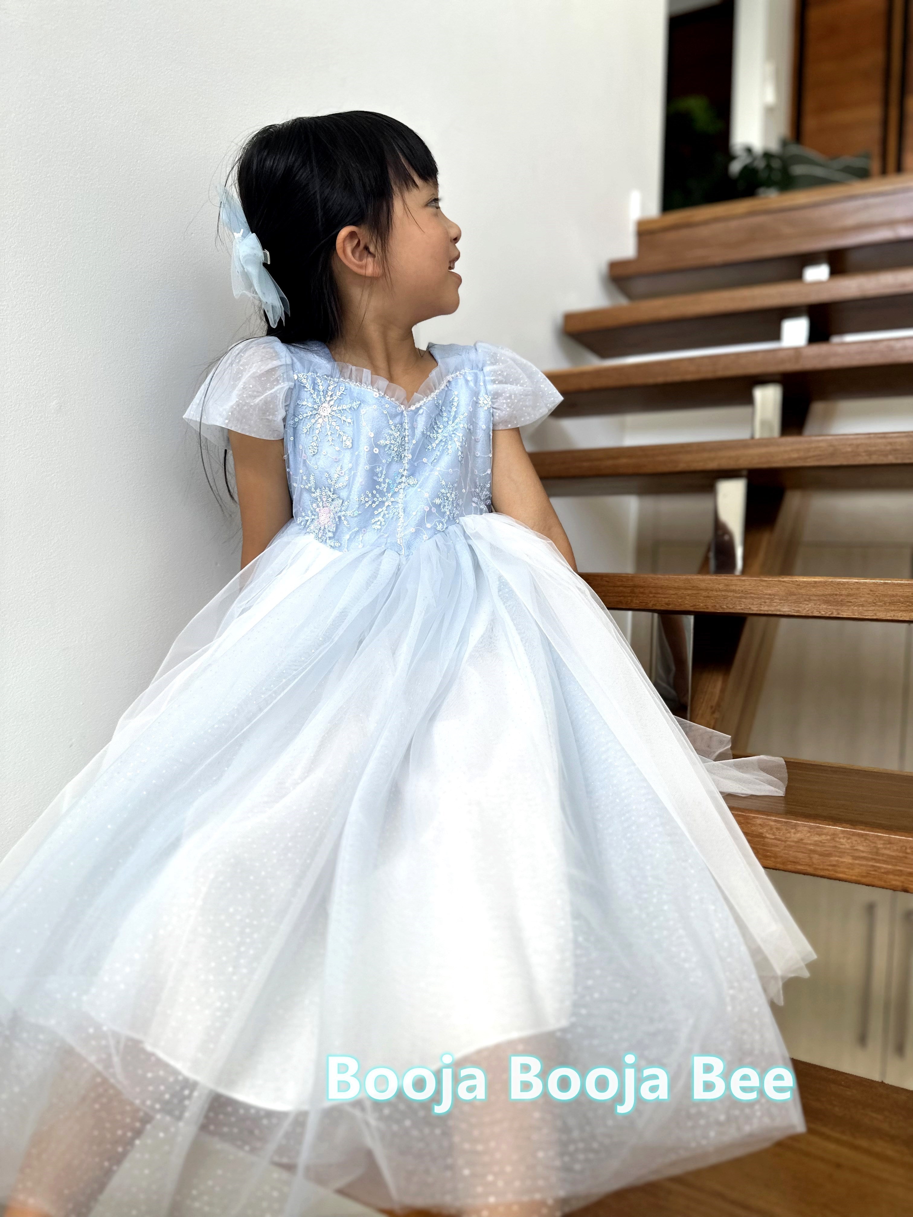 Deluxe Elsa Frozen costume party dress – Glitter snowflake princess cosplay , Aged 3-10